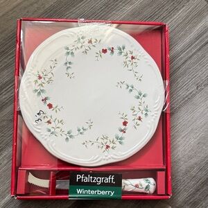 NEW Pfaltzgraff winterberry cheese plate sculpted slicer dish holiday Christmas